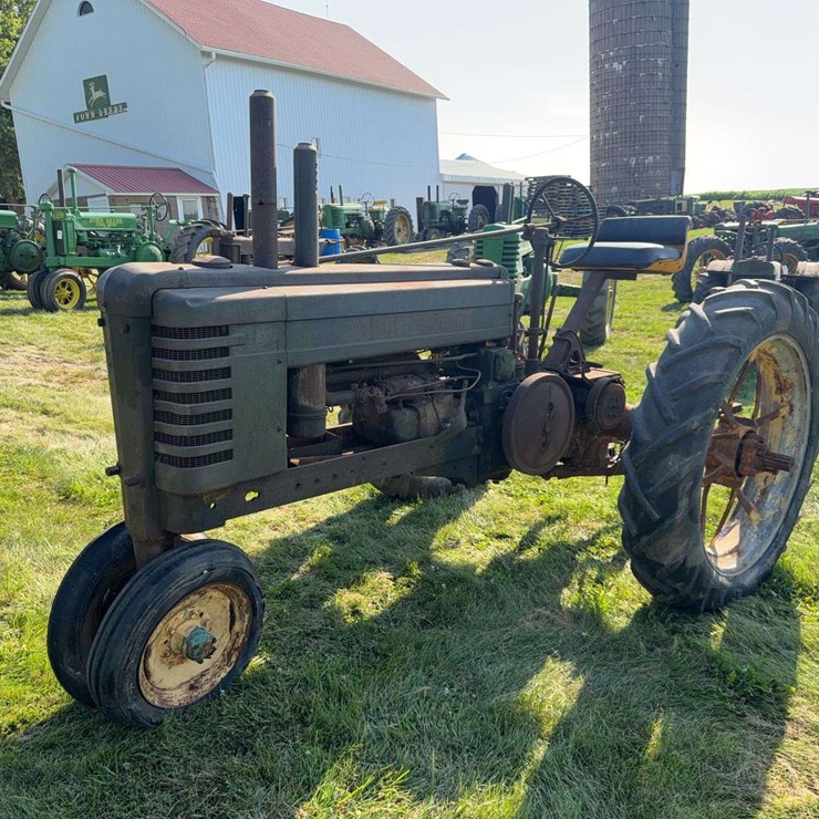 JOHN DEERE B