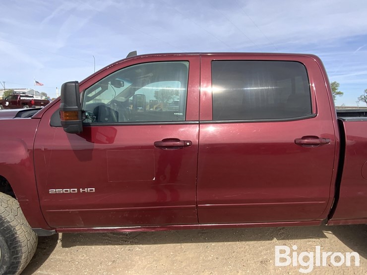 2015-chevrolet-silverado-2500-image-13