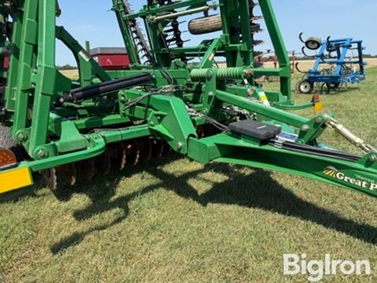 2017-great-plains-2400tm-image-16