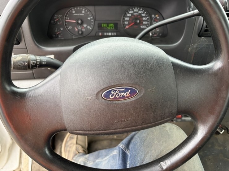 2006-ford-f450-image-26