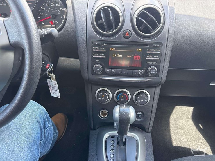 2015-nissan-rogue-image-14