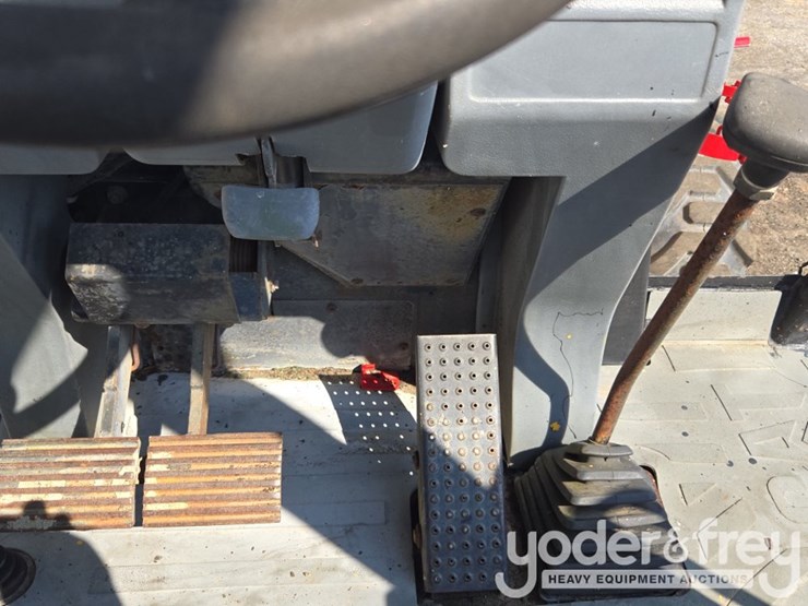 caterpillar-416c-image-41