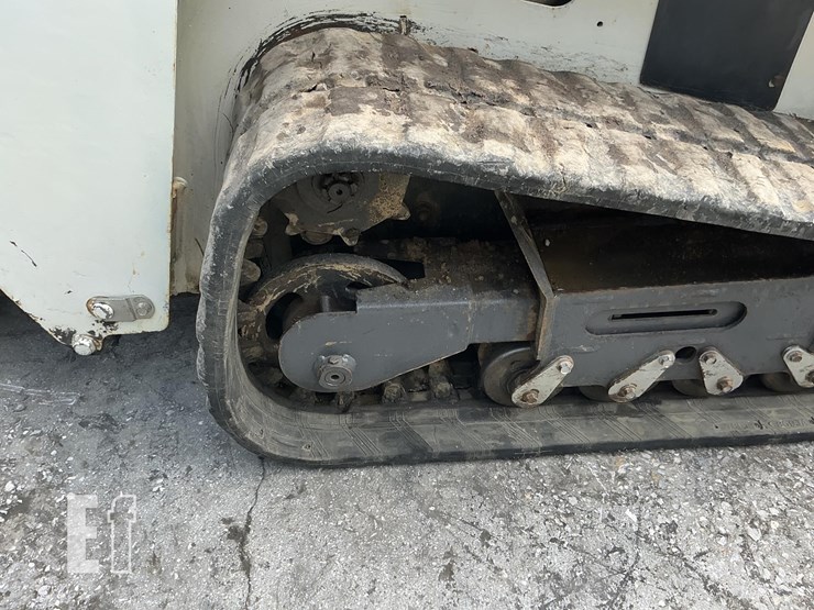 2005-bobcat-mt55-image-10