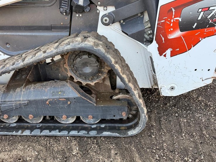 2020-bobcat-t76-image-18