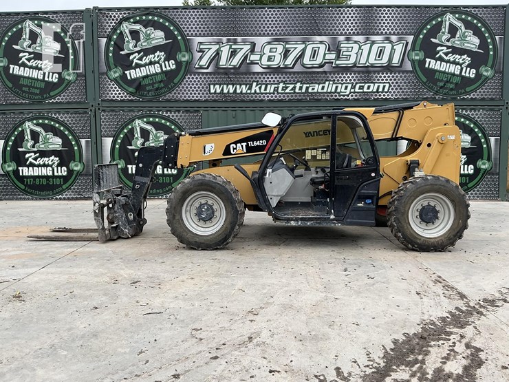 2017-caterpillar-tl642d-image-1