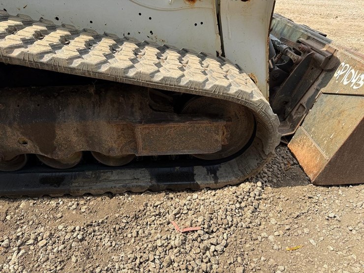 2020-bobcat-t595-image-14
