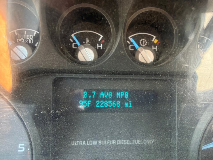 2012-ford-f550-image-21
