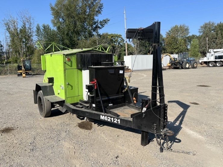 2012-ray-tech-rc4000d-towable-asphalt-hot-box-image-2