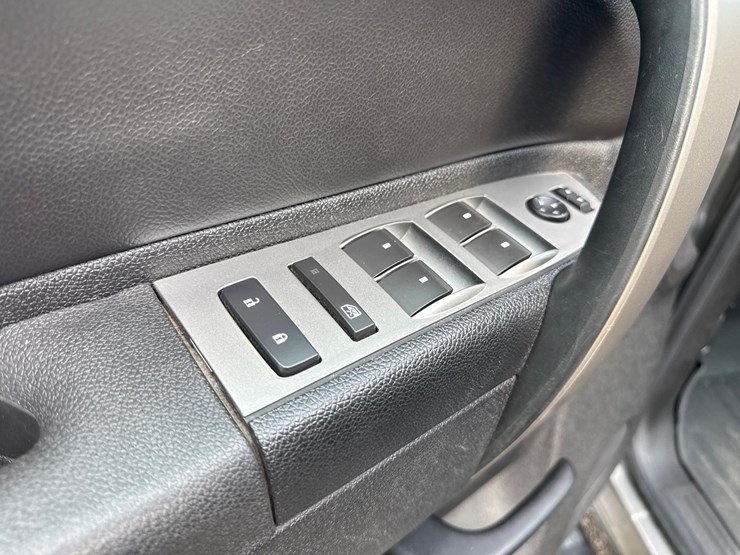 2013-chevrolet-silverado-1500-image-16