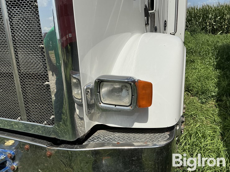 2015-peterbilt-365-image-13