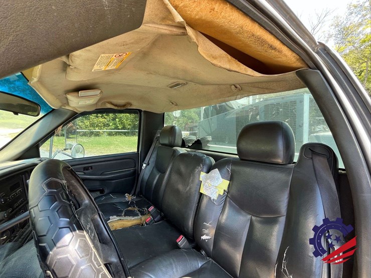 2003-chevrolet-silverado-3500-image-74