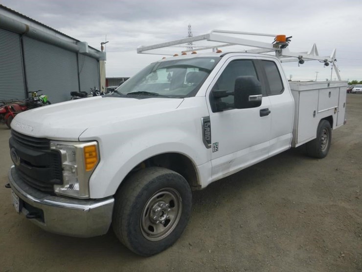 2017-ford-f350-image-1