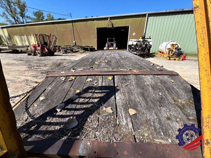 dual-t/a-equipment-tag-trailer-image-26