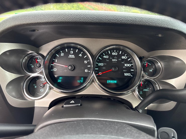 2013-chevrolet-silverado-1500-image-17