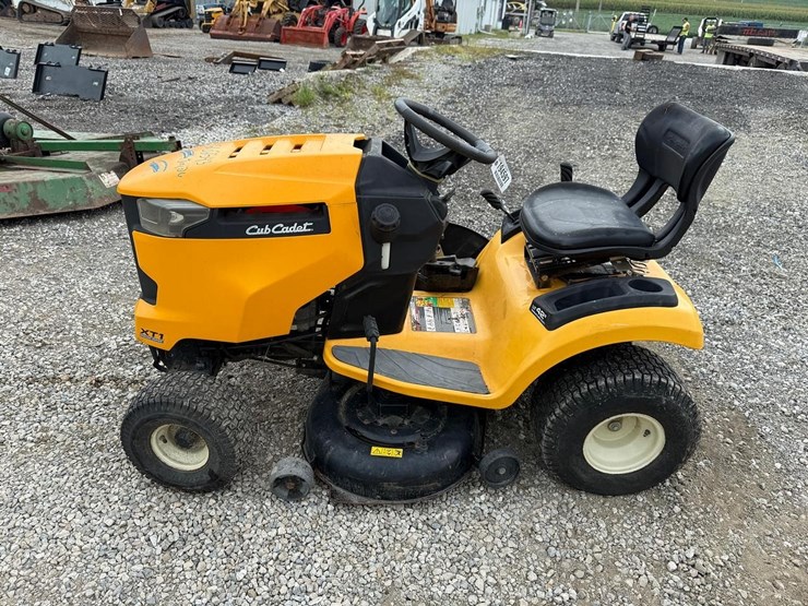 2015-cub-cadet-xt1-lt42-image-5