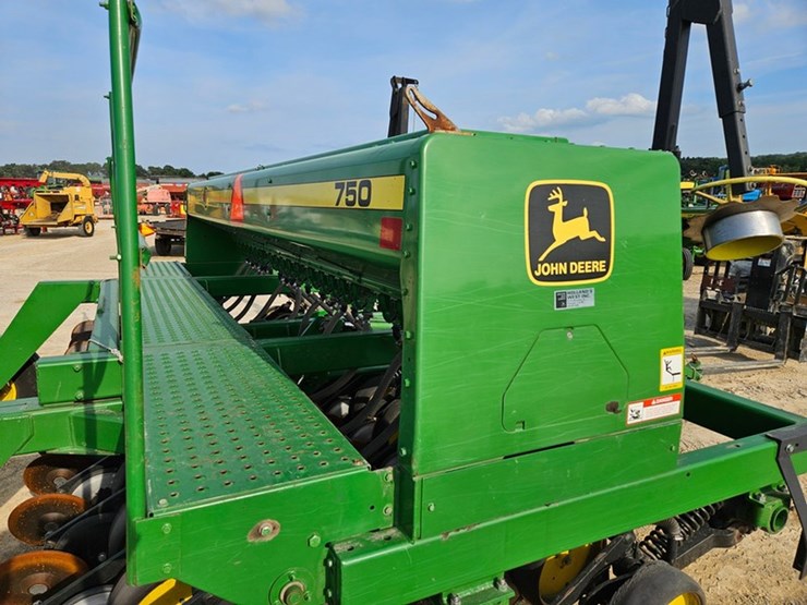 john-deere-750-image-59