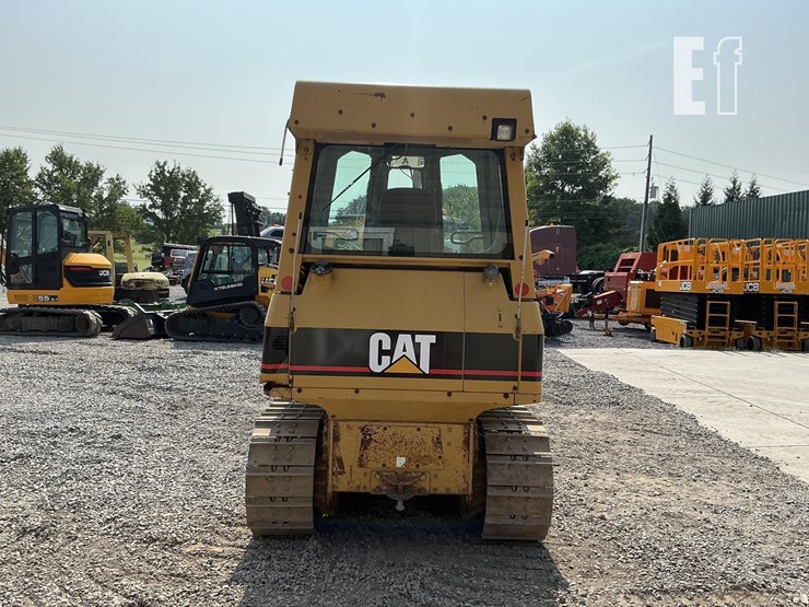 2005-caterpillar-d3g-xl-image-3