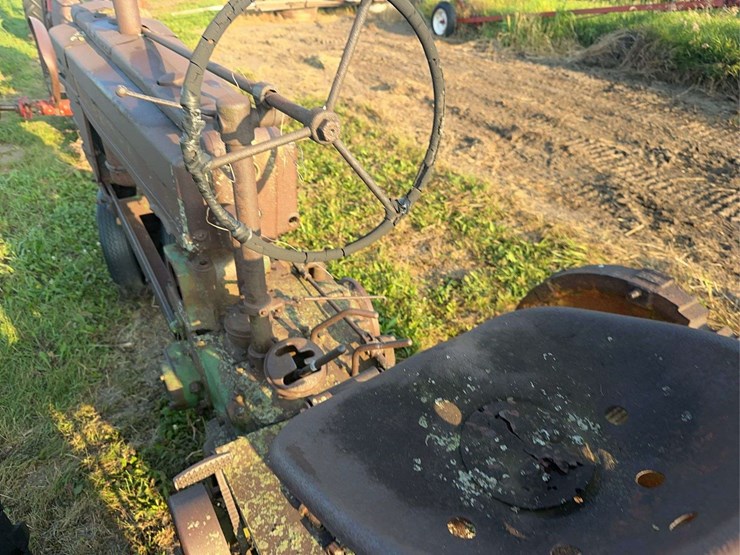 john-deere-b-image-8