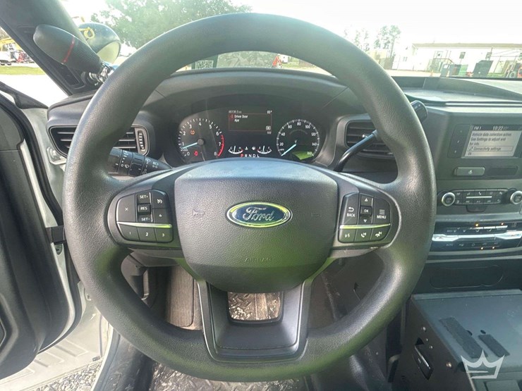 2020-ford-explorer-image-13