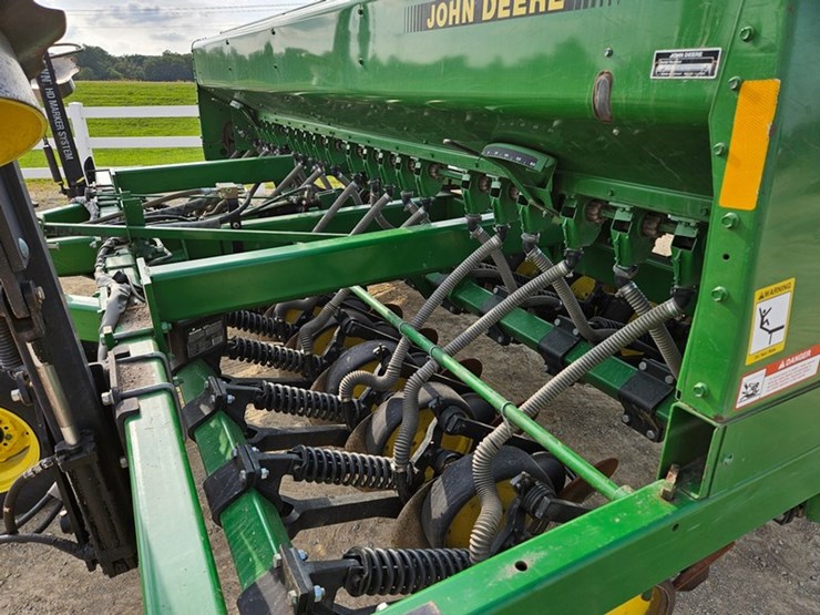 john-deere-750-image-35