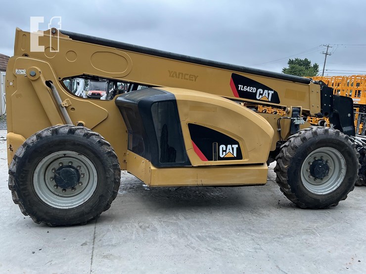 2017-caterpillar-tl642d-image-5