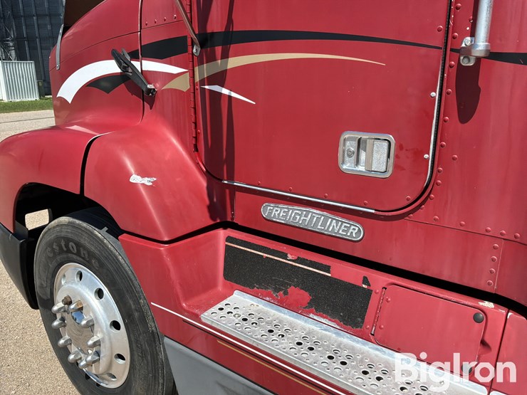 1995-freightliner-fld112-image-17