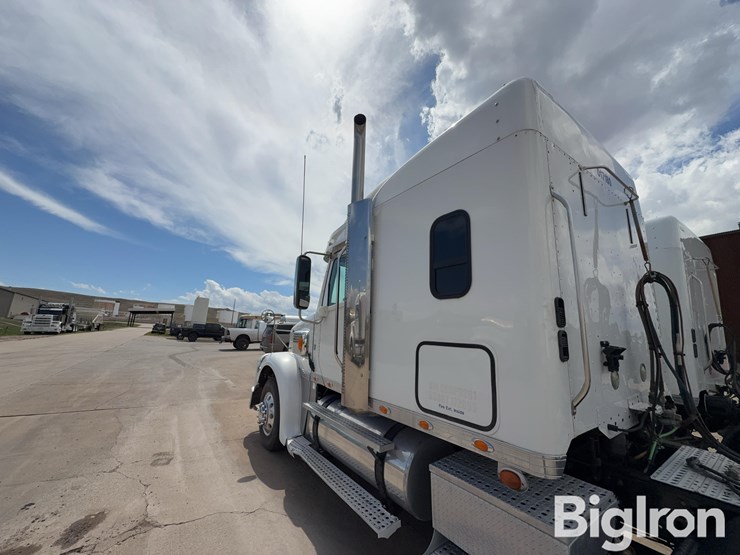 2012-freightliner-coronado-132-image-9