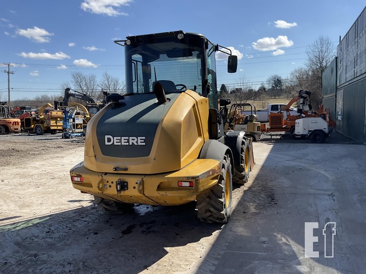 2020-deere-324l-image-4
