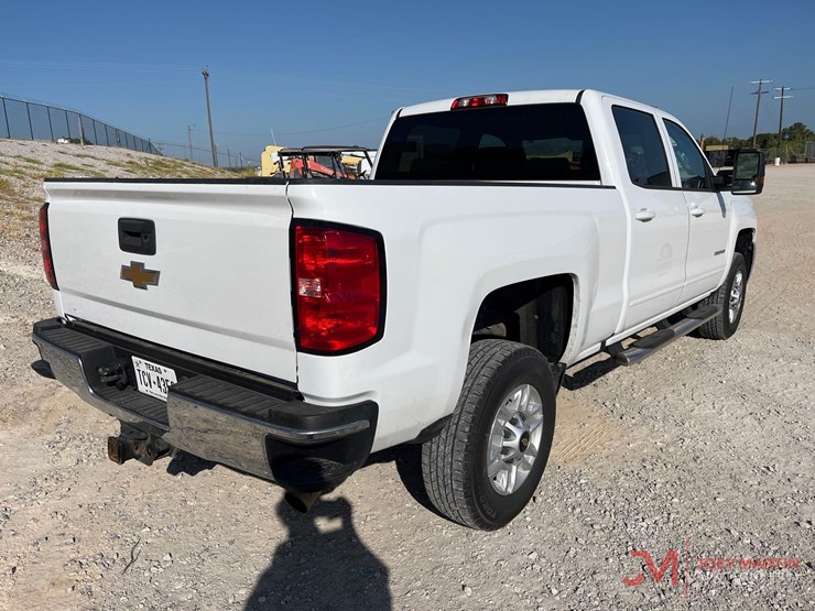 2018-chevrolet-2500-image-2