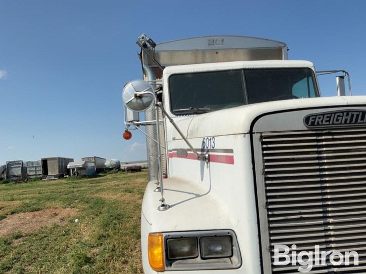 1990-freightliner-fld120-image-12