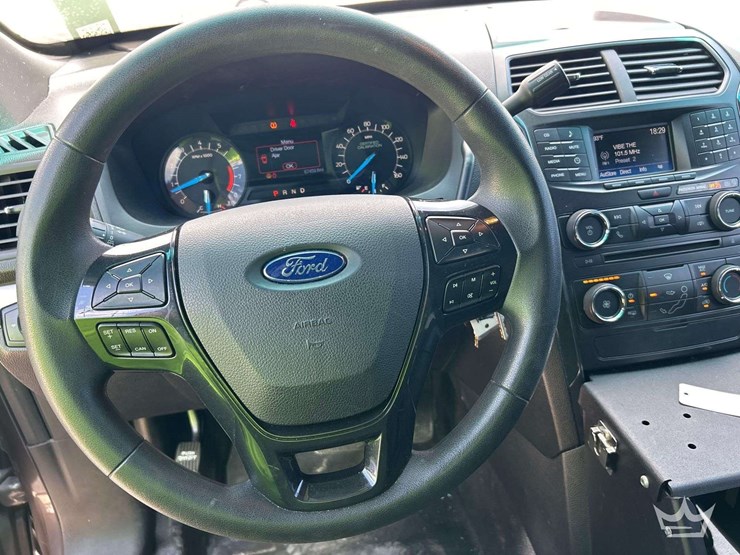 2017-ford-explorer-image-13