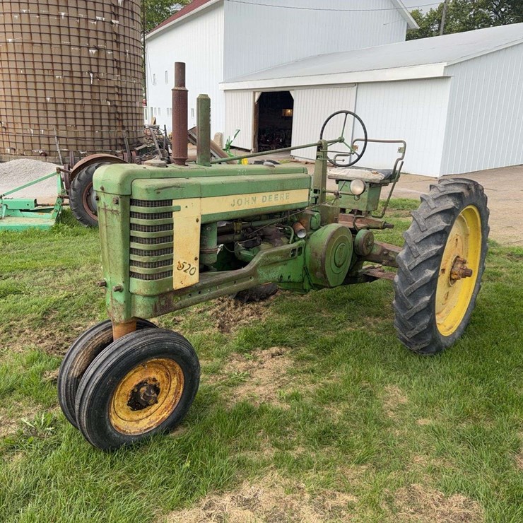 JOHN DEERE B