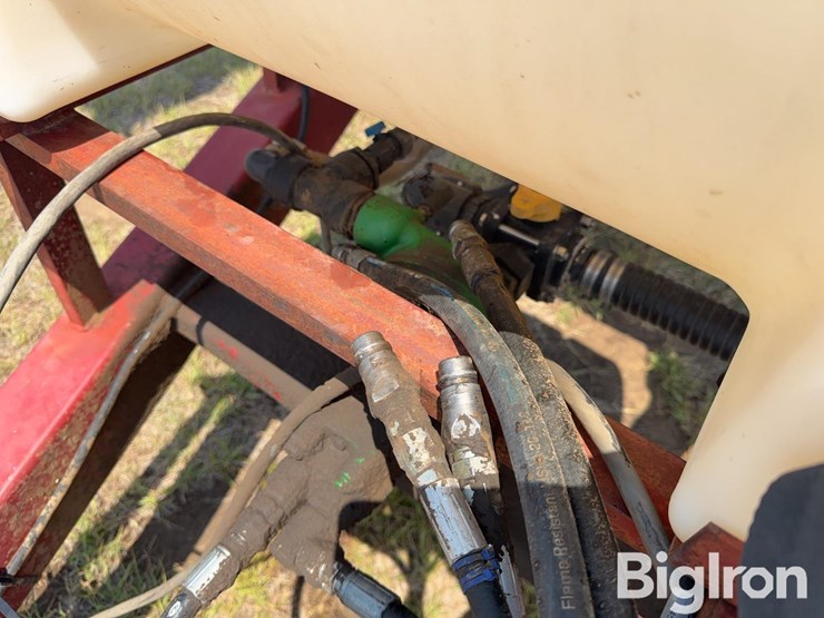 trail-master-90’-pull-type-sprayer-image-12