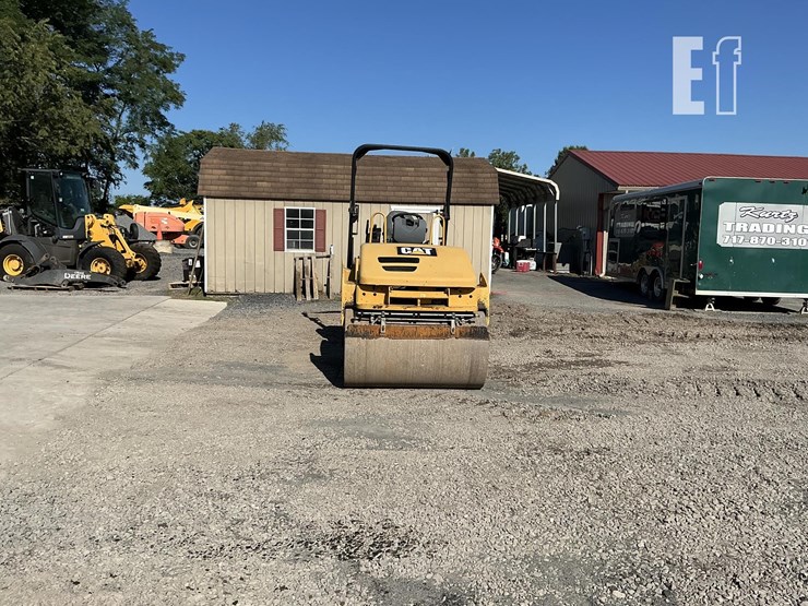 2010-caterpillar-cb34xw-image-7
