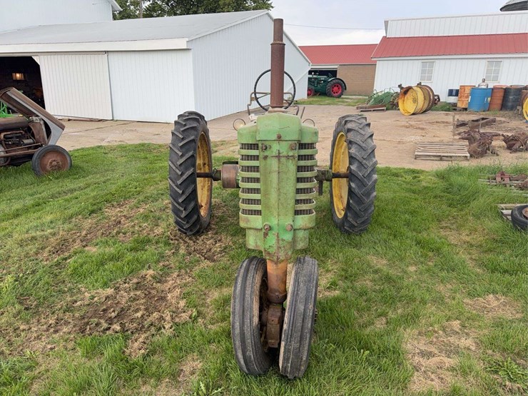 john-deere-b-image-8