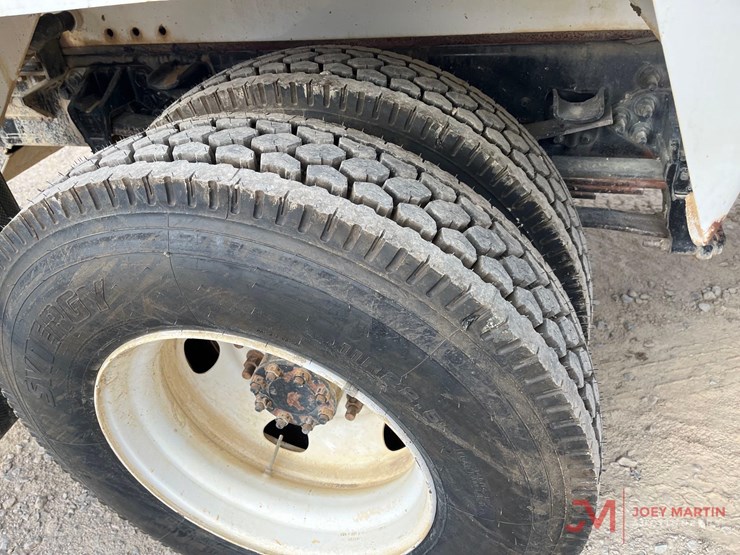 2017-ford-f650-image-10