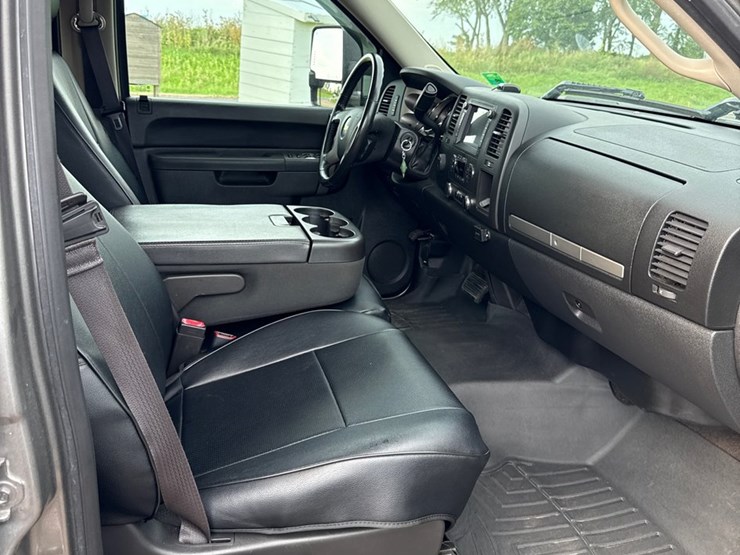 2013-chevrolet-silverado-1500-image-23