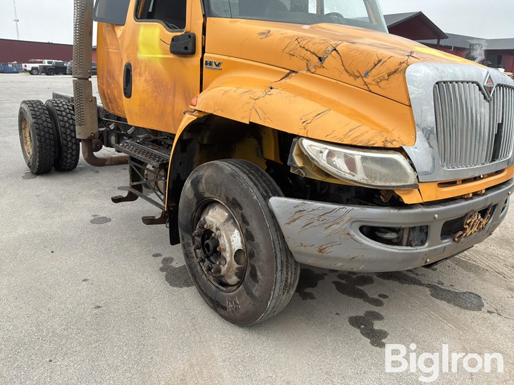 2019-massey-ferguson-730-image-15