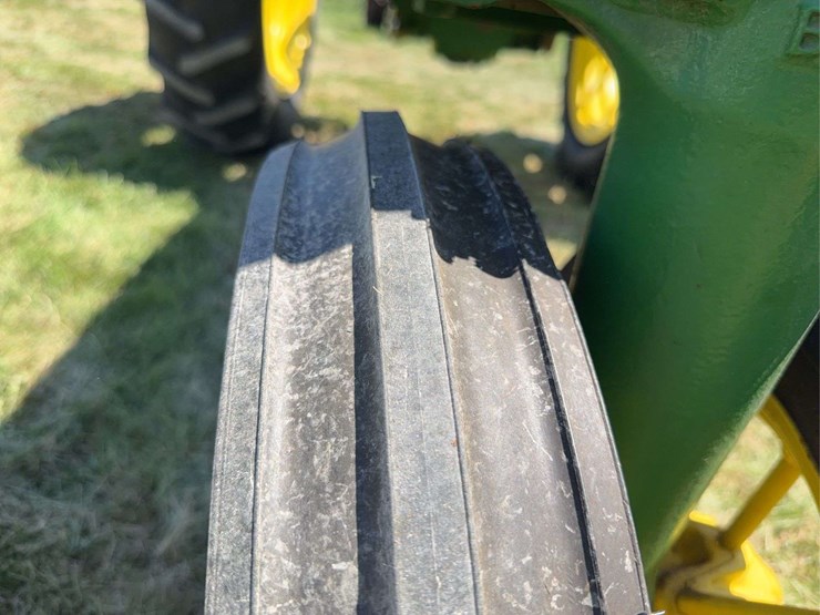 john-deere-b-image-15