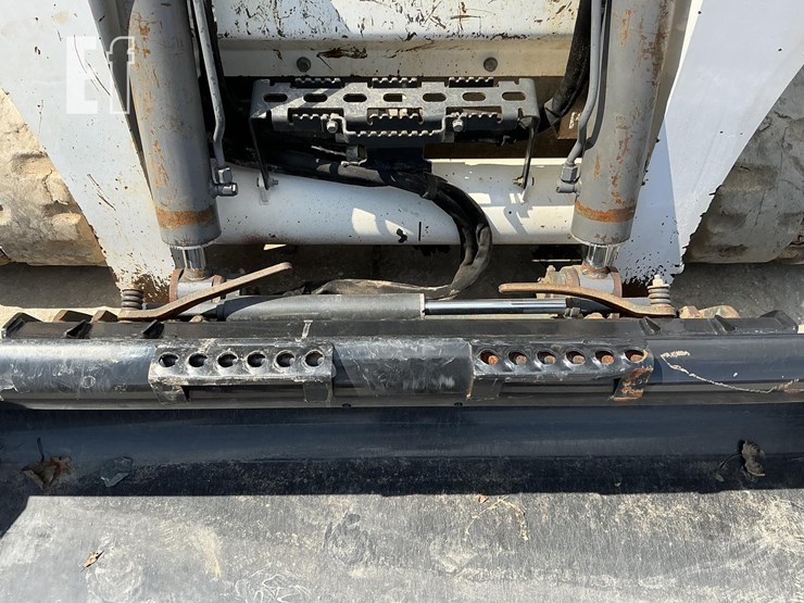 2016-bobcat-t870-image-12