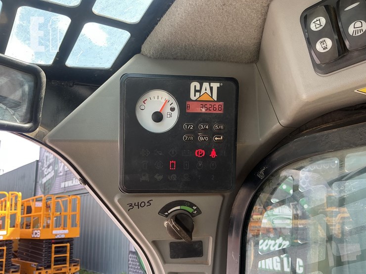 2015-caterpillar-259d-image-18