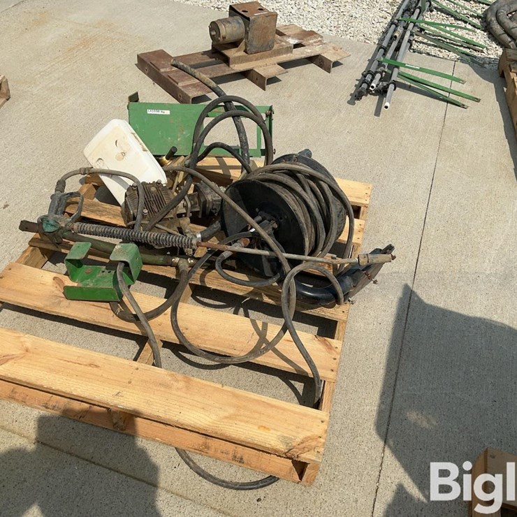 JOHN DEERE 4930