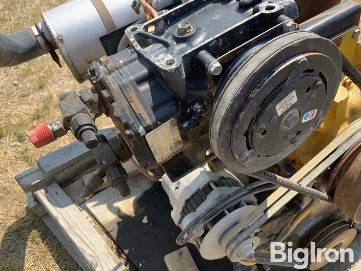 john-deere-300-image-15