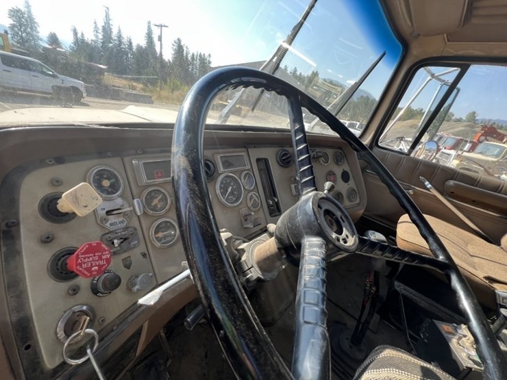 1991-ford-lt9000-image-17
