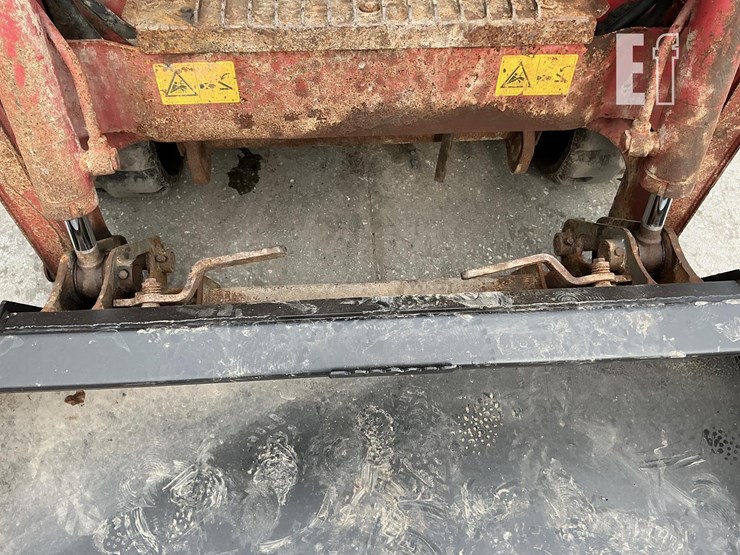 2019-takeuchi-tl6r-image-12