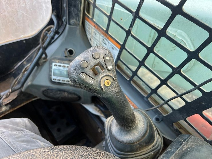2019-bobcat-t770-image-23