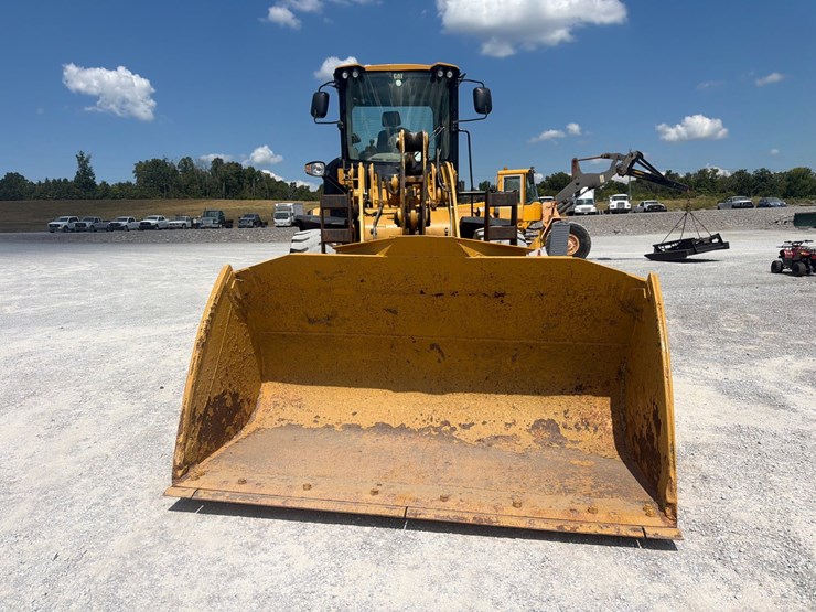 2015-caterpillar-924k-image-2