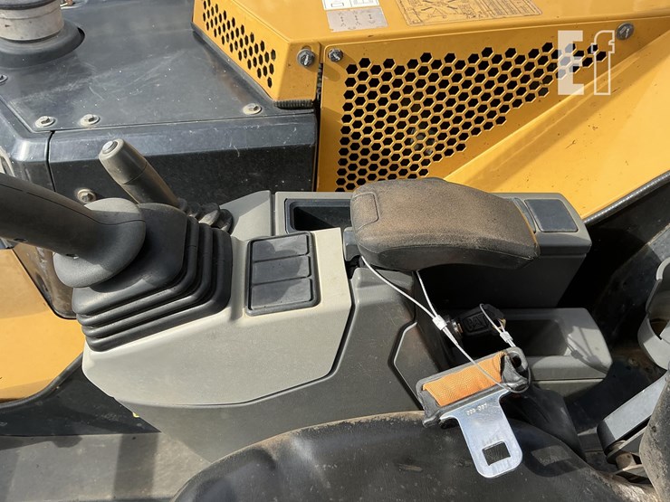 2022-caterpillar-306cr-image-15