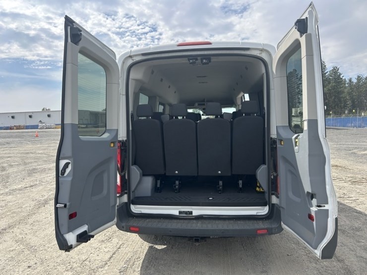 2017-ford-transit-image-32