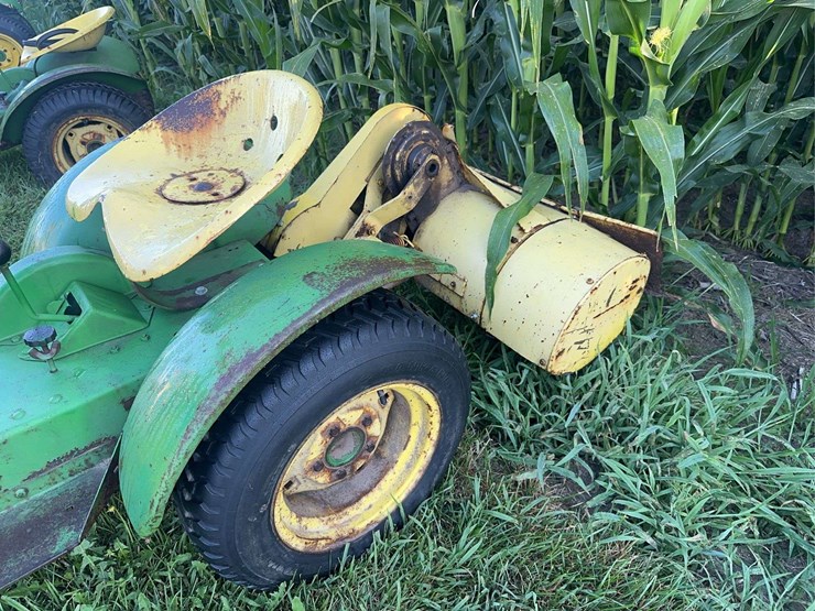 john-deere-110-image-8